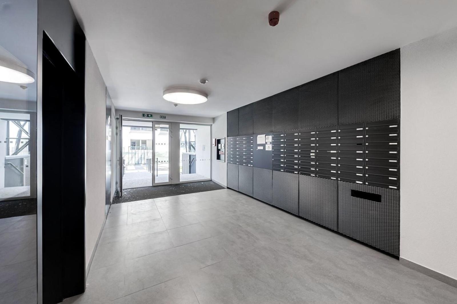 Holesovice Delight: Modern Comfort With A Twist In Prague 7 Eksteriør bilde