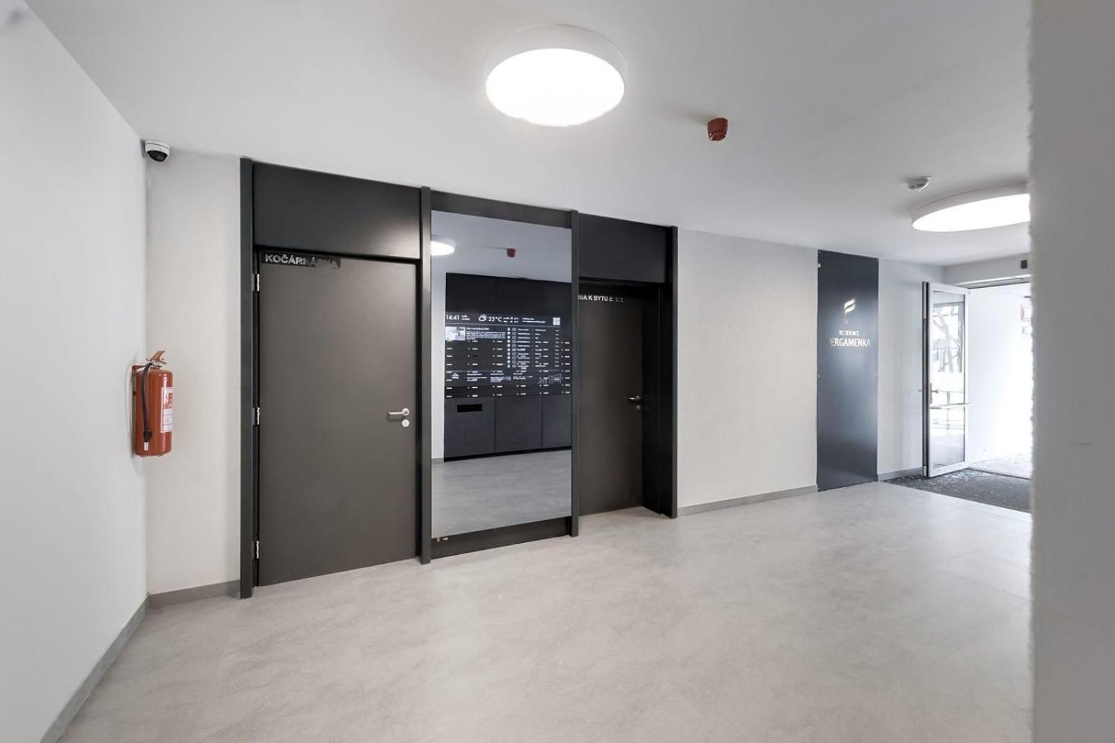 Holesovice Delight: Modern Comfort With A Twist In Prague 7 Eksteriør bilde