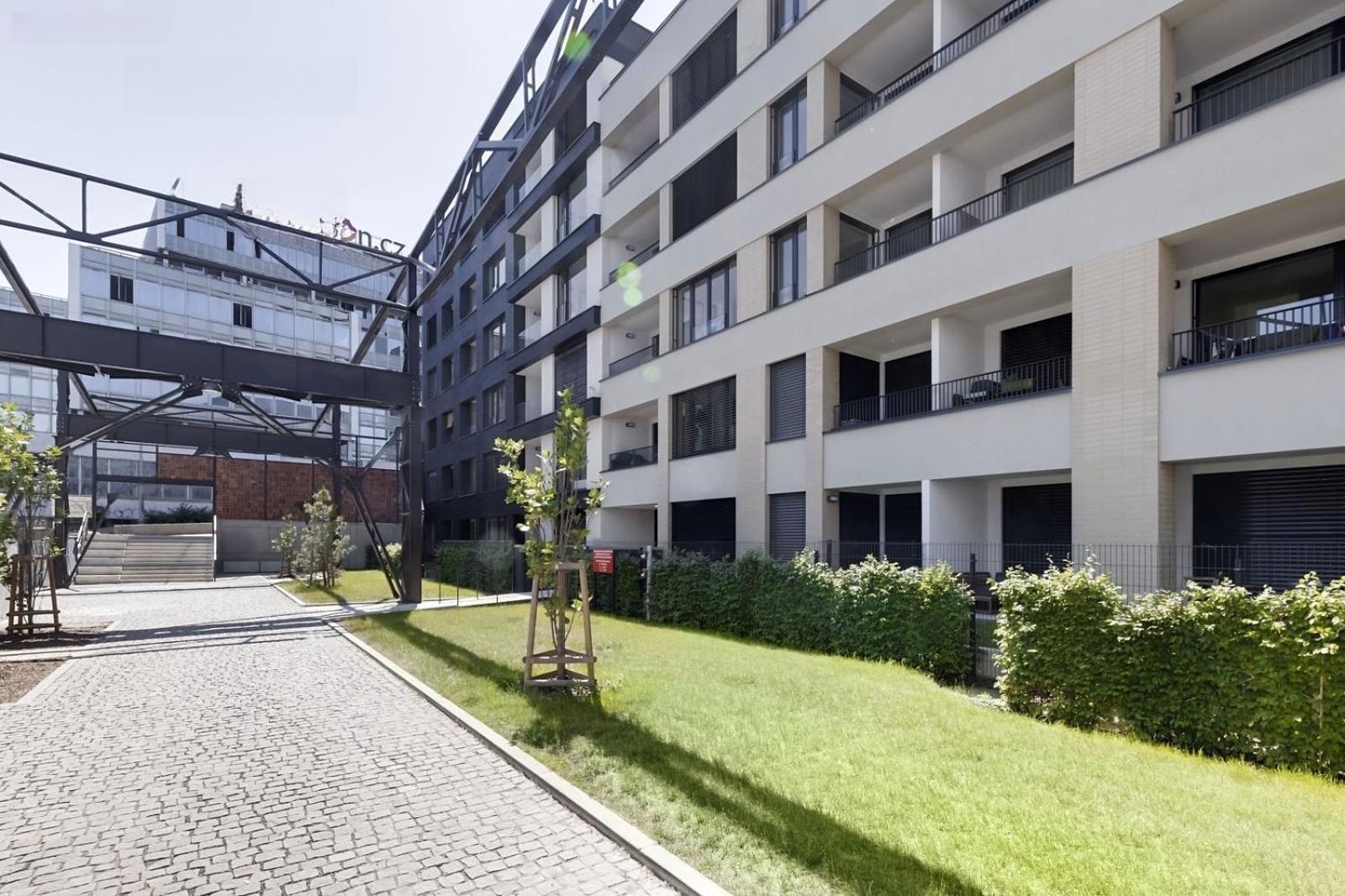 Holesovice Delight: Modern Comfort With A Twist In Prague 7 Eksteriør bilde