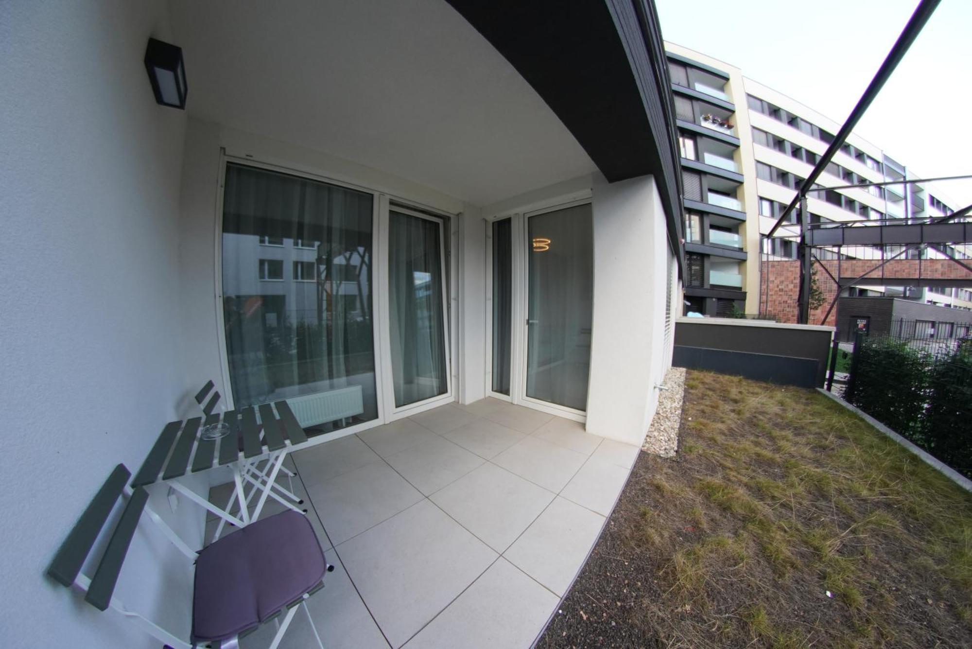 Holesovice Delight: Modern Comfort With A Twist In Prague 7 Eksteriør bilde