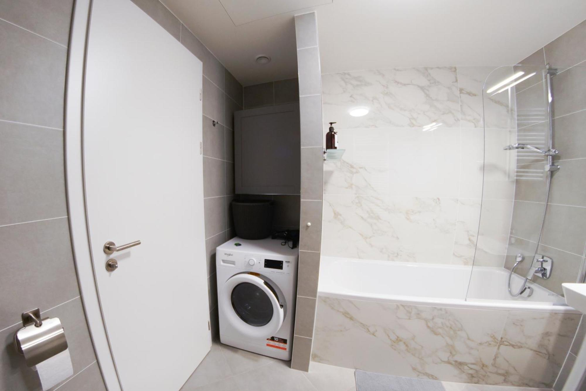 Holesovice Delight: Modern Comfort With A Twist In Prague 7 Eksteriør bilde