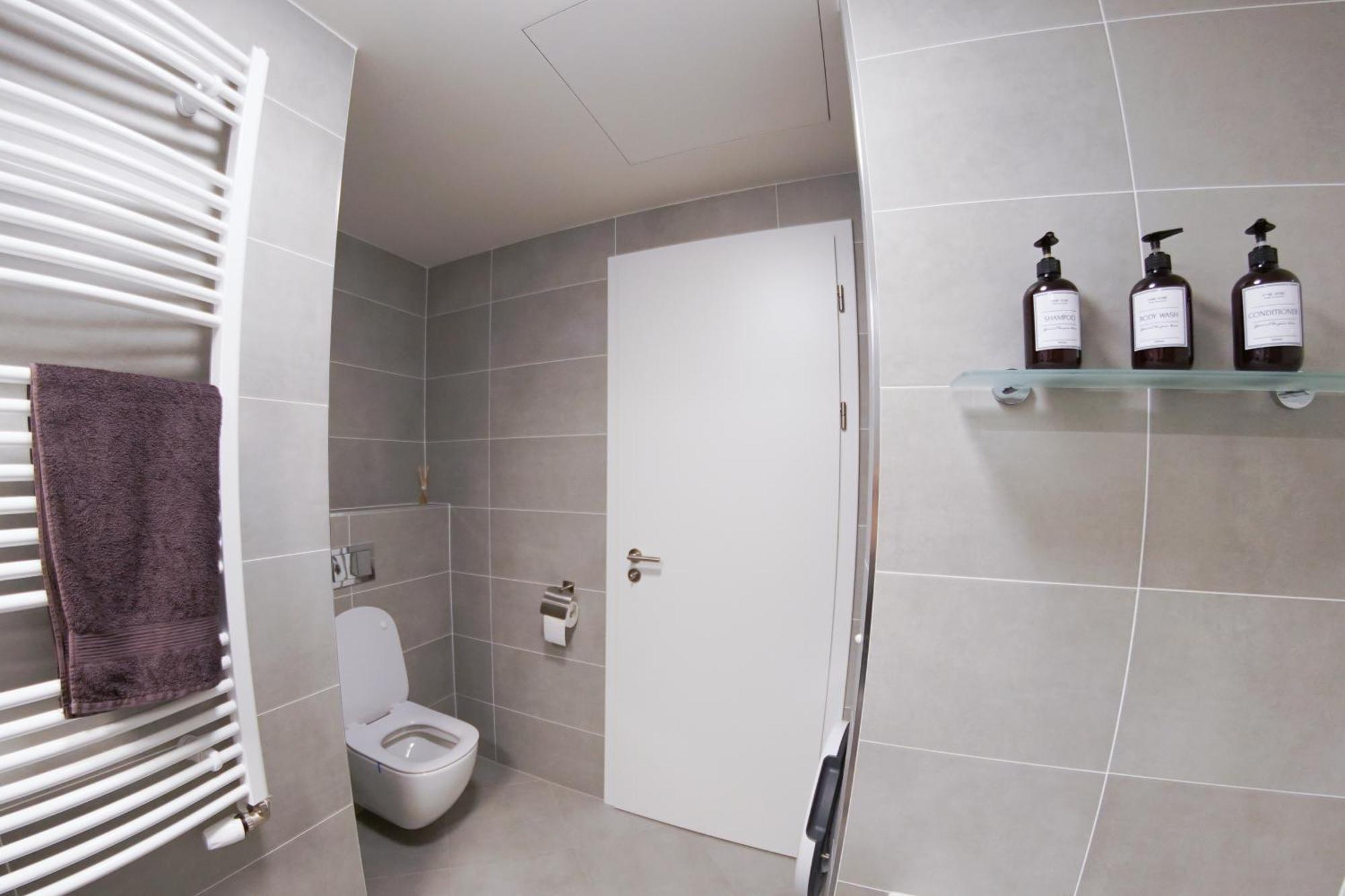 Holesovice Delight: Modern Comfort With A Twist In Prague 7 Eksteriør bilde