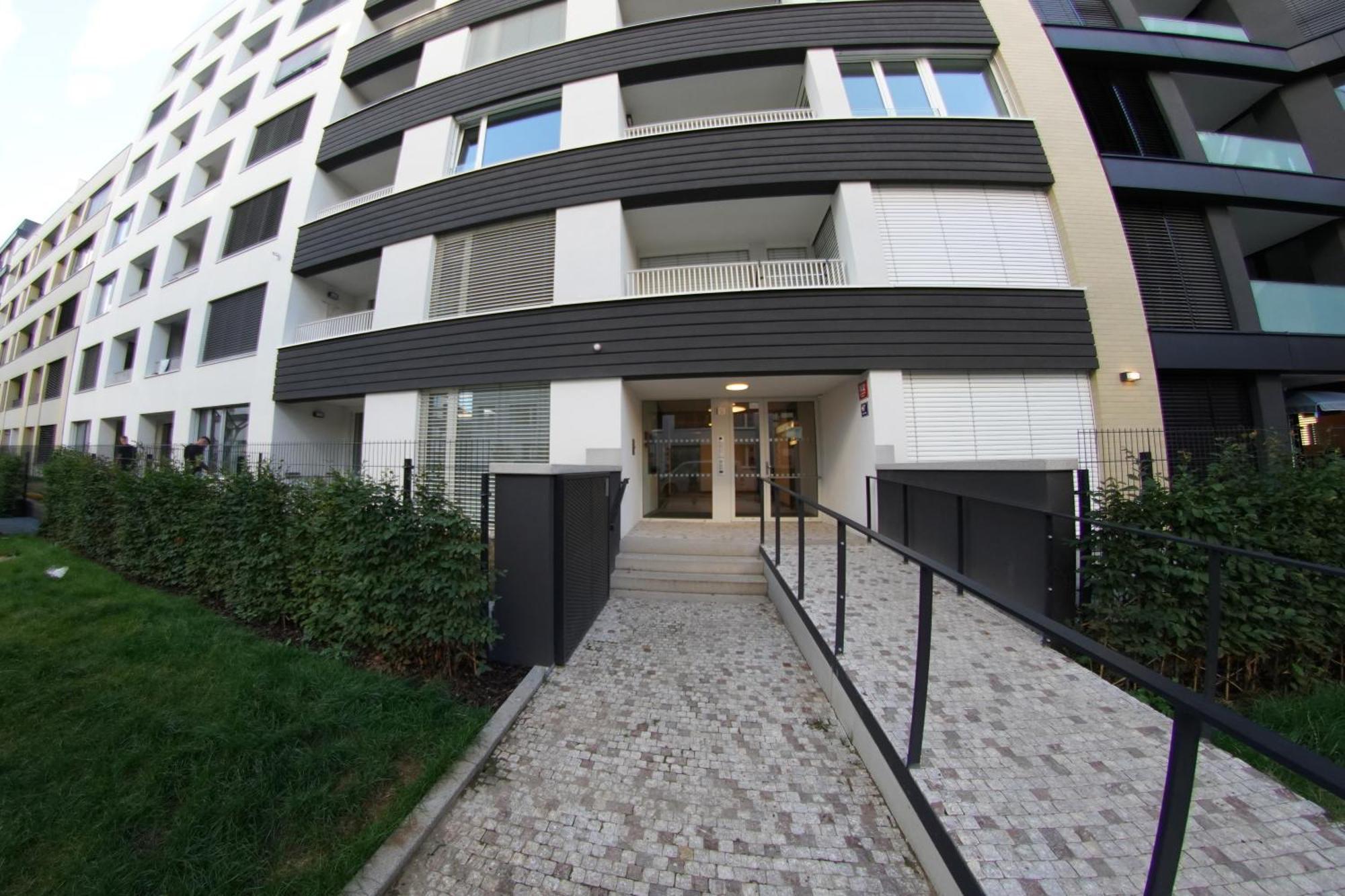Holesovice Delight: Modern Comfort With A Twist In Prague 7 Eksteriør bilde